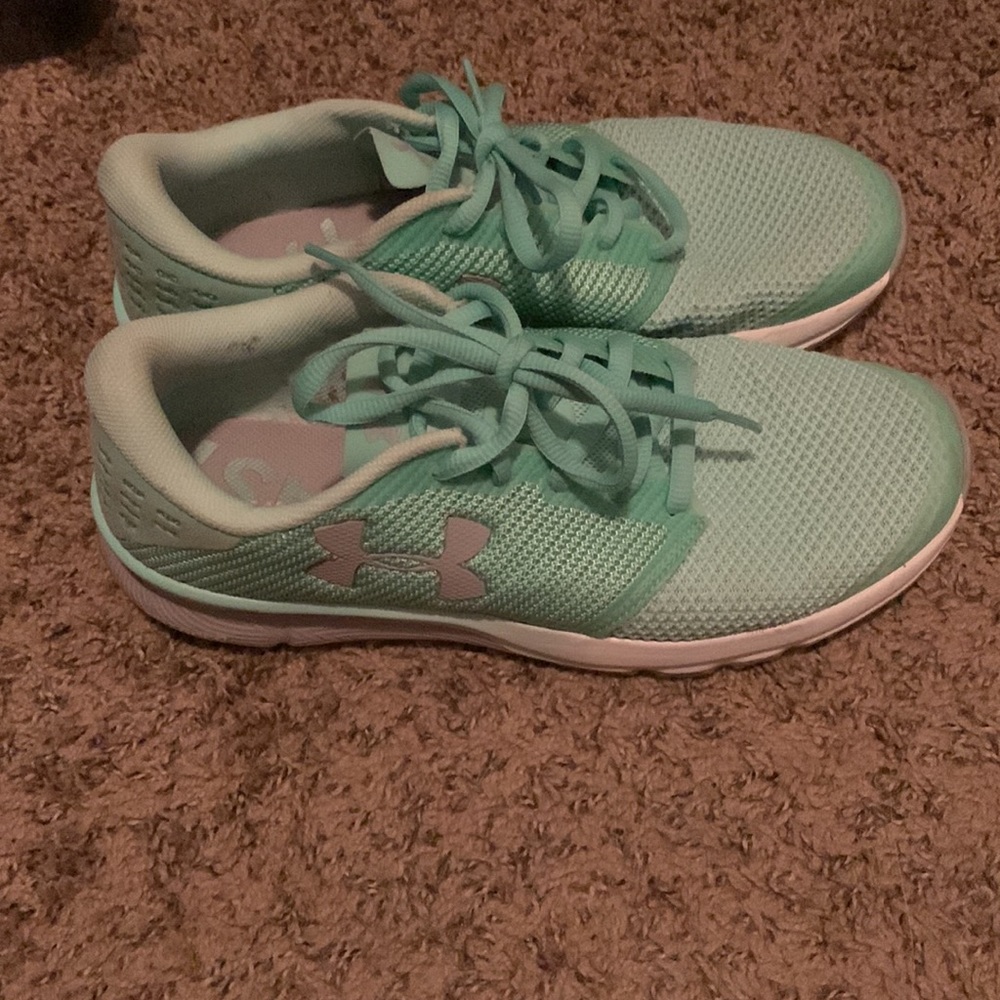 Mint Green Under Armour Tennis Shoes Gem